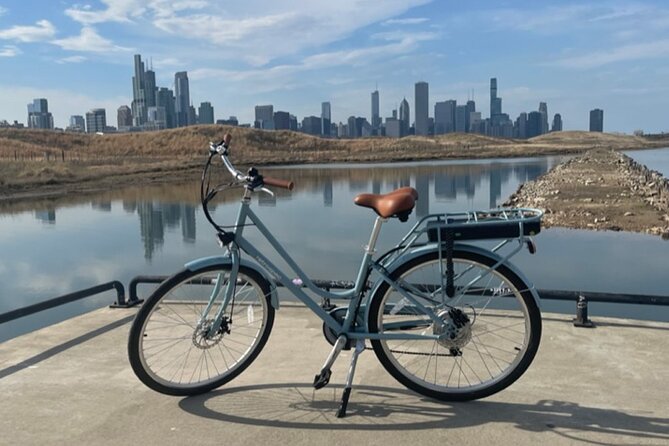 2 Hour Chicago Landmarks & Lakefront E-Bike Tour - Buckingham Fountain: the skyline-and-lake payoff