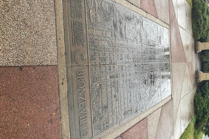 African American Heritage Tour of Chicago - Setting Out From The Chicago Theatre and What That Means