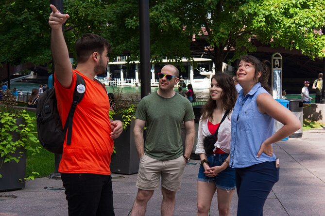 Architecture & History Guided Tour along the Chicago Riverwalk - Chicago River Walkthrough Moment, Jewelers Building, and AMA Plaza
