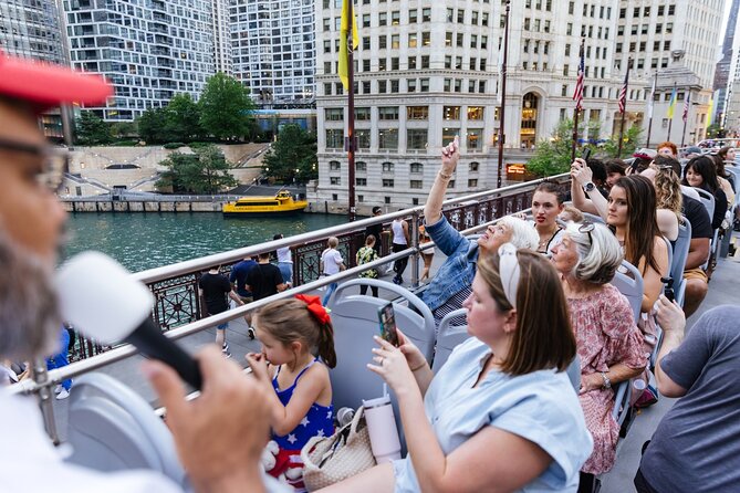 Big Bus Chicago: Sunset Tour by Open-Top Bus with Live Guide - How the live guide changes the whole ride