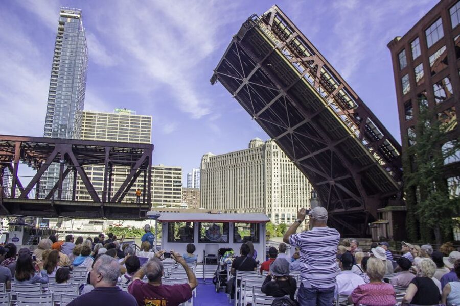 Chicago: 45-Minute Family-Friendly Architecture River Cruise - Key Highlights You’ll Notice Right Away