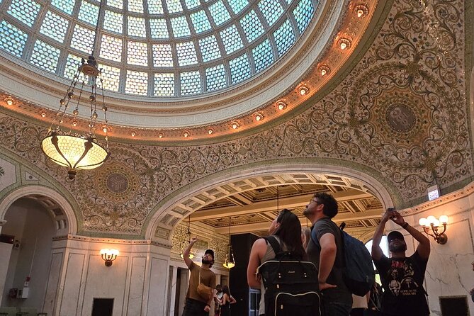 Chicago Architecture and True Crime Tour - A true-crime architecture walk that actually fits real trip days