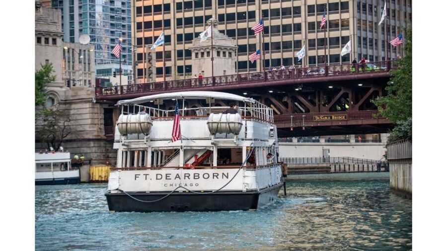 Chicago: Architecture Boat Tour with Drinks - Key highlights you’ll feel right away