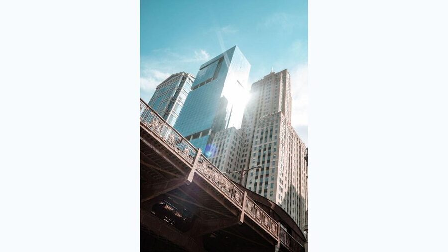 Chicago: Architecture Boat Tour with Drinks - Why the Chicago River view makes Chicago architecture click