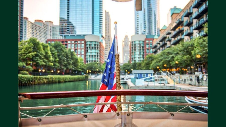 Chicago: Architecture Boat Tour with Drinks - Your guide matters: the humor-and-facts style that people loved