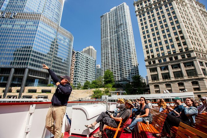 Chicago Architecture River Cruise - What it feels like in winter (and how to dress)