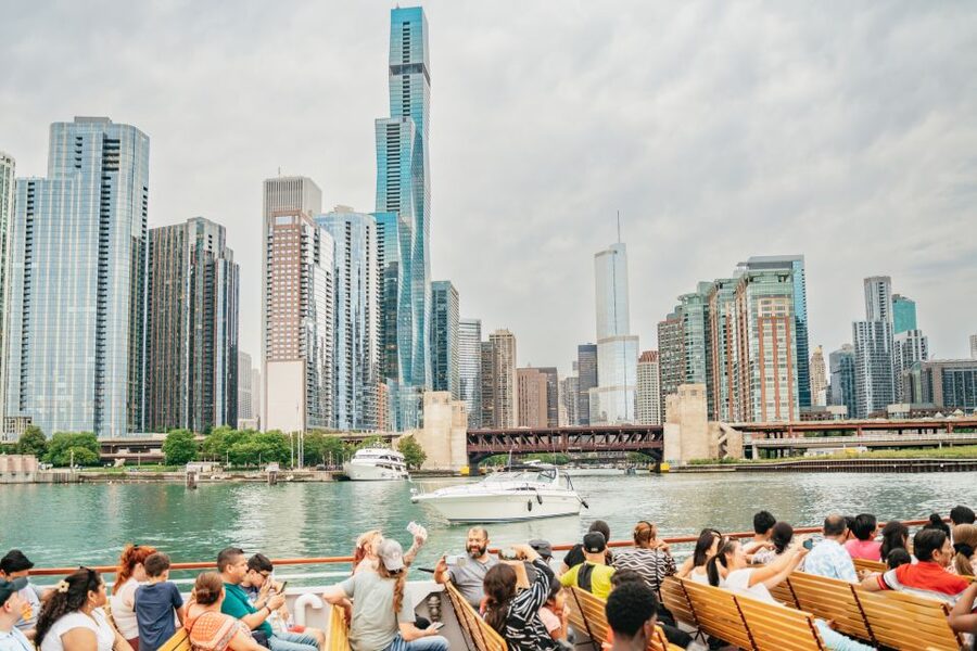 Chicago: Architecture River Cruise Skip-the-Ticket Line - Icon Passes: John Hancock, Trump Tower, Marina City, and Willis