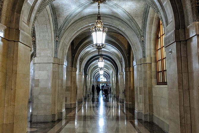 Chicago Architecture Tour: Underground Pedway and the Loop - Meeting at LaSalle and Ending Near Millennium Park