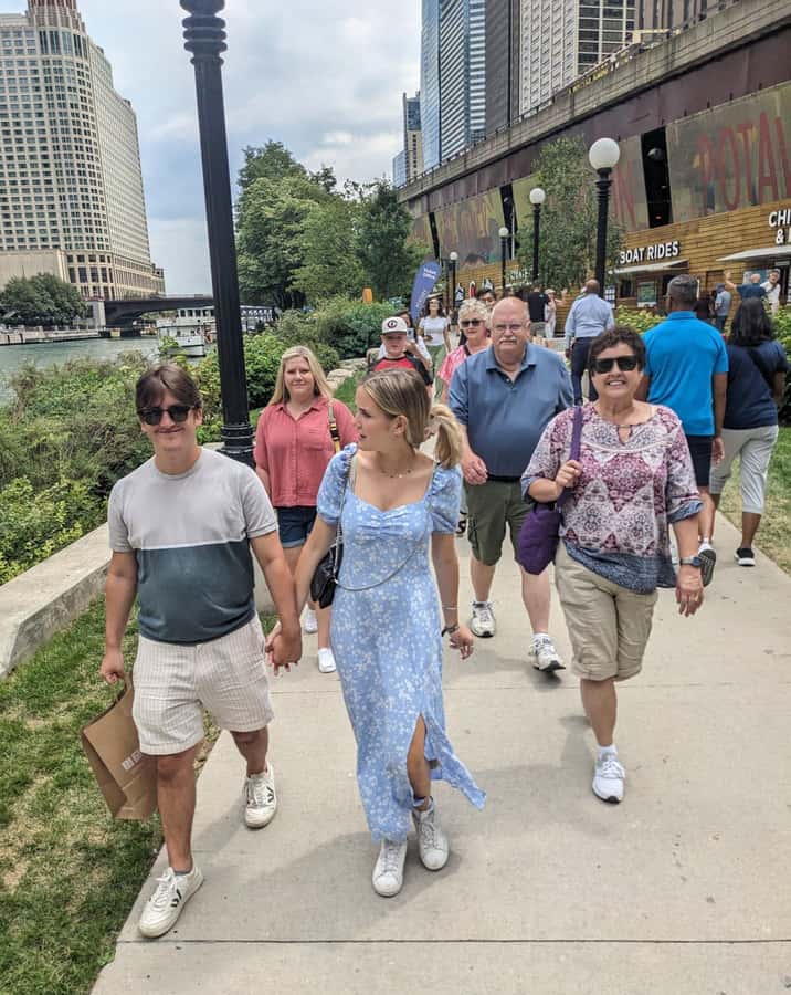 Chicago: Best of Attractions Walking Tour +Bike/Kayak Rental - Starting at Palmer House: a smart Loop orientation in 2 hours