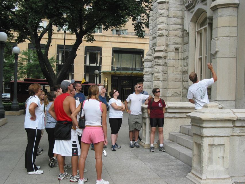 Chicago: Best of Attractions Walking Tour +Bike/Kayak Rental - Wrigley Building to the Magnificent Mile: classic Chicago meets shopping streets