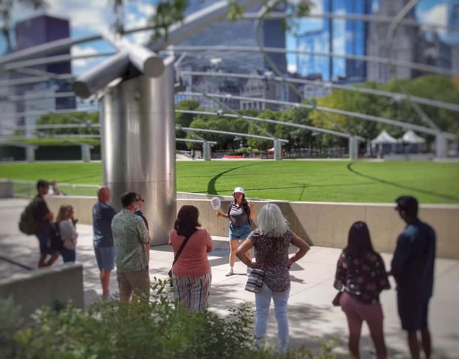 Chicago: Best of Attractions Walking Tour +Bike/Kayak Rental - Price and value: what $44 buys you (and what it doesn’t)