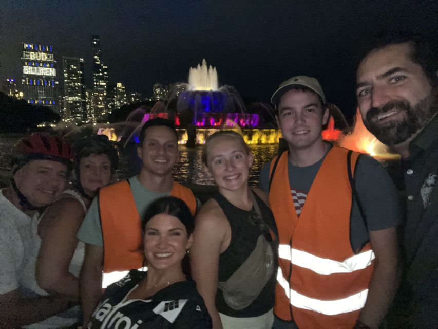 Chicago: Bikes, Bites, and Views Biking Tour - Adults - A bike tour built for Chicago food lovers