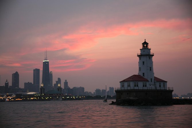 Chicago By Night River & Lake Cruise - Why a night cruise on the river and lake feels different