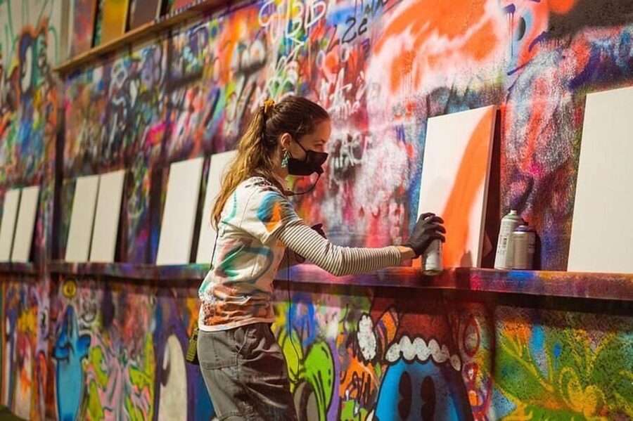 Chicago: BYOB Spray Paint and Sip Workshop - The “spray paint and sip” reality check