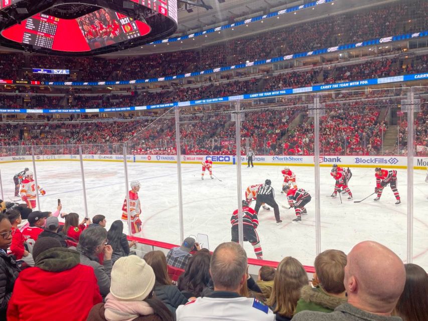 Chicago: Chicago Blackhawks NHL Game Ticket at United Center - Seat Categories: Budget, Regular, Premium (Know This Before You Buy)