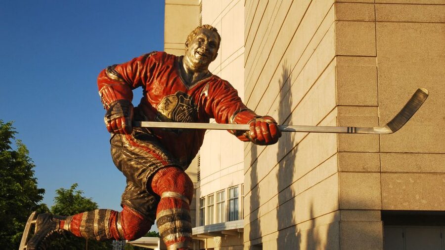Chicago: Chicago Blackhawks NHL Game Ticket at United Center - Mobile Tickets: The QR Code Isn’t Your Ticket