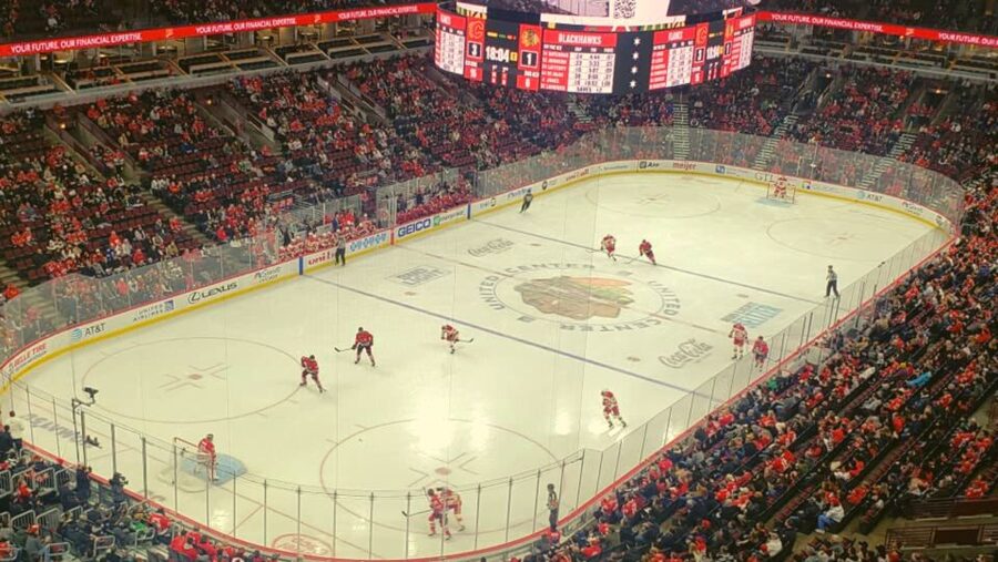 Chicago: Chicago Blackhawks NHL Game Ticket at United Center - Inside the Arena: What the 3 Hours Feel Like