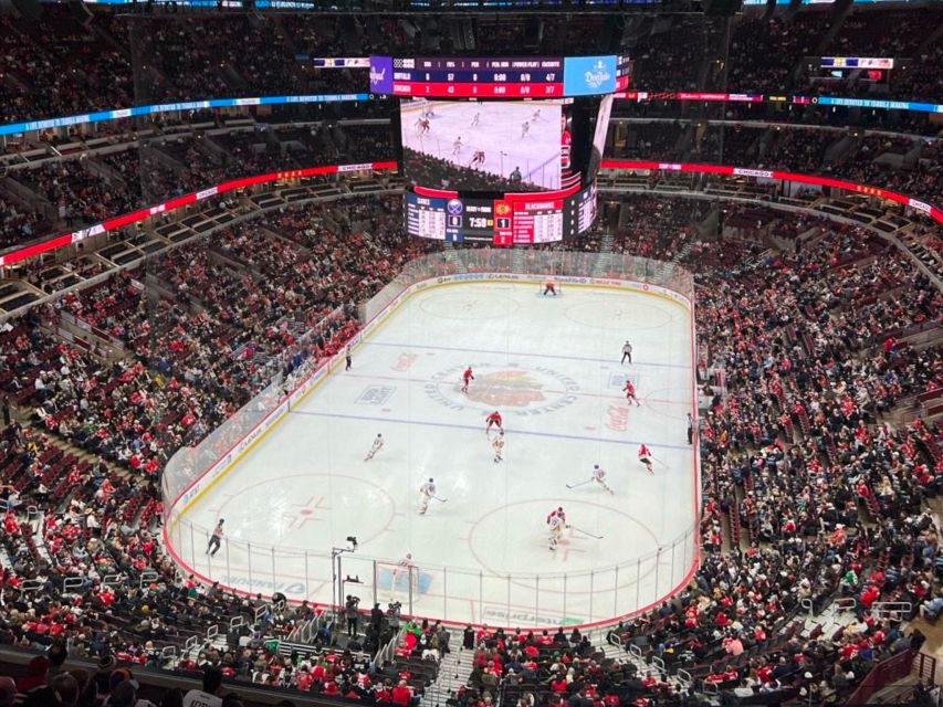 Chicago: Chicago Blackhawks NHL Game Ticket at United Center - Timing and Crowd Reality: When to Arrive