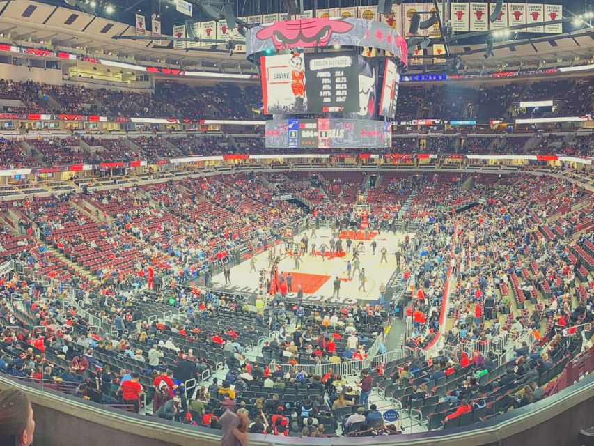 Chicago: Chicago Bulls Basketball Game Ticket - Practical Mini-Game Plan: Get the Best Night, Not the Worst Rush