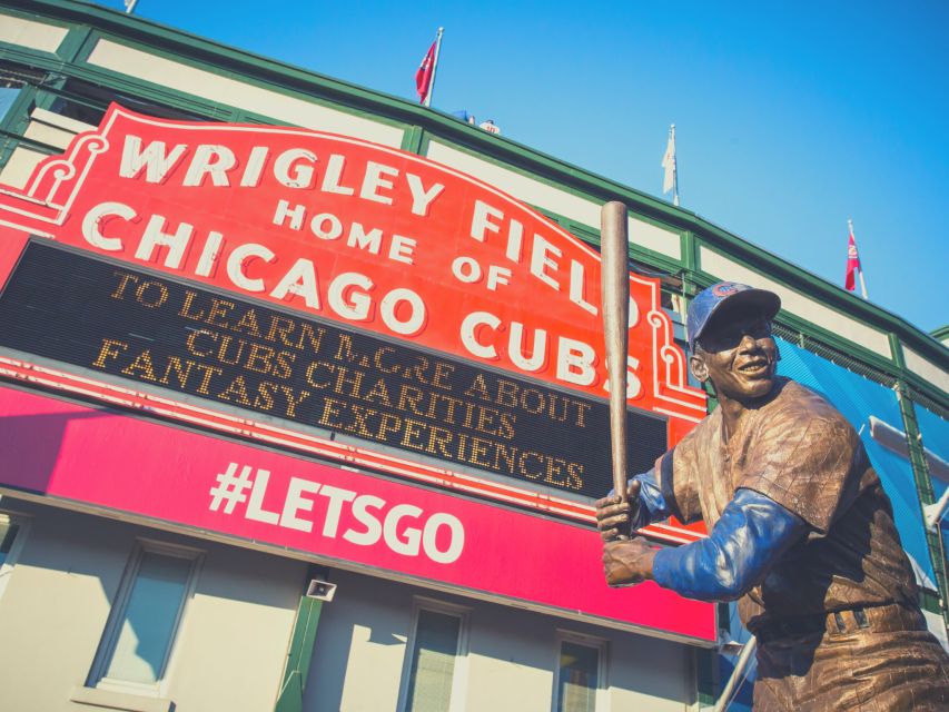 Chicago: Chicago Cubs Baseball Game Ticket at Wrigley Field - Mobile Ticket Entry: QR Codes, Emails, and Gate Reality