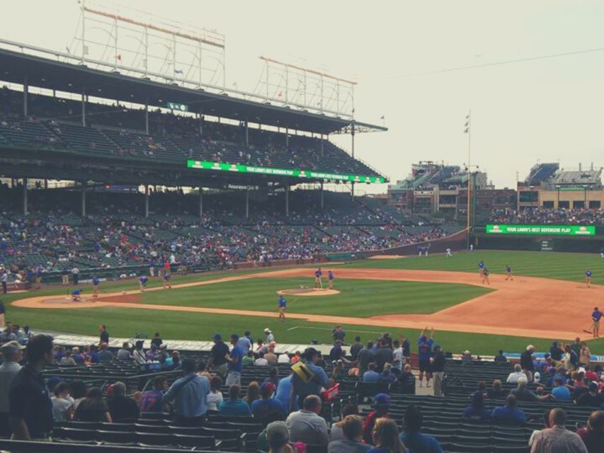 Chicago: Chicago Cubs Baseball Game Ticket at Wrigley Field - Getting There and Handling Crowds at Wrigley Field