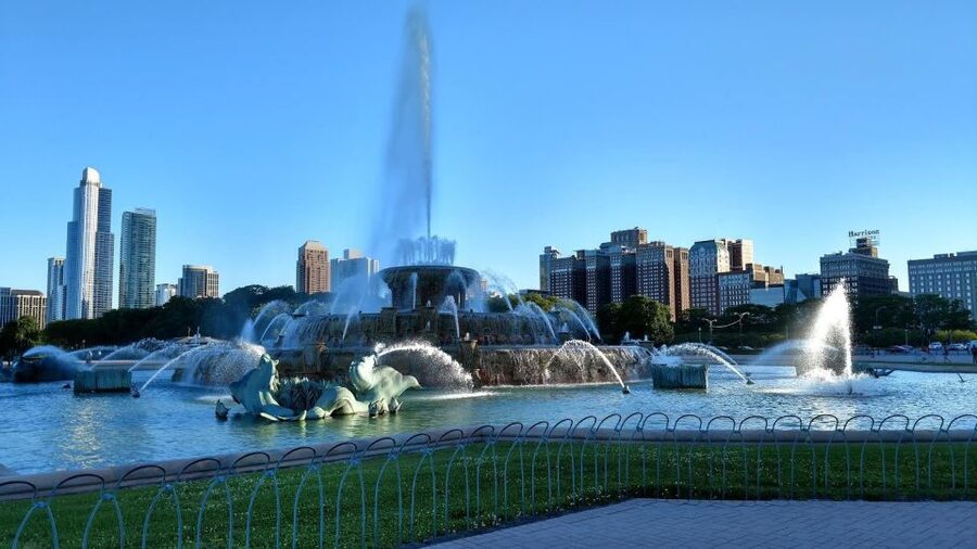 Chicago: City Minibus Tour with Optional Architecture Cruise - Along Wacker Drive and the Chicago River: the architecture story comes alive