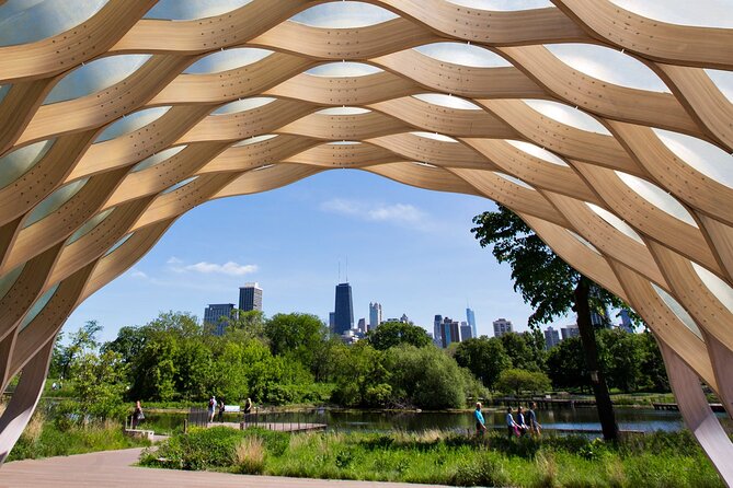 Chicago City Tours See It All No Time Wasted - Wrigley Field to Buckingham Fountain: sports, animals, and water shows