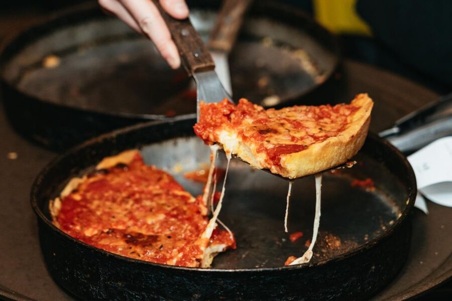Chicago: Classic Food & Walking Tour with Free Bike or Kayak - The Food Lineup: Chicago Classics That Actually Fill You Up