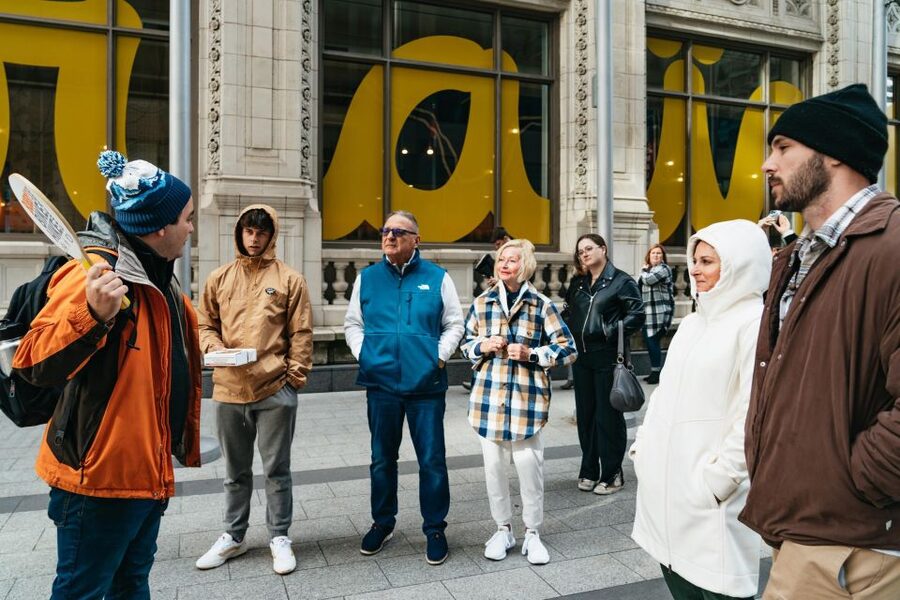 Chicago: Classic Food & Walking Tour with Free Bike or Kayak - What to Expect Day-of: Pace, Weather, and What to Bring