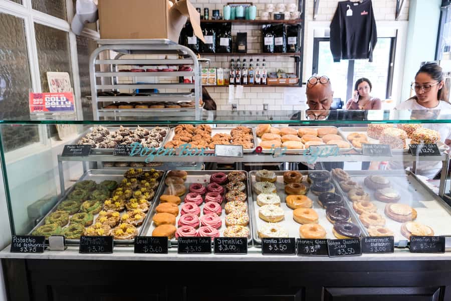 Chicago: Downtown Donut Tour with Tastings - Key things that make this donut tour worth your time