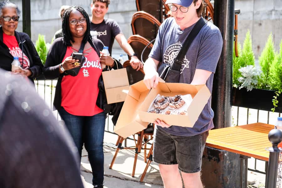 Chicago: Downtown Donut Tour with Tastings - Stop by stop: what to expect from the donut institutions