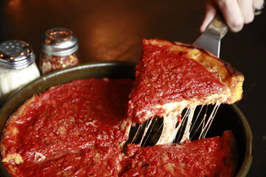 Chicago: Downtown Pizza Guided Walking Tour with Tastings - Starting at Robert’s Pizza: How You Get Oriented in Minutes