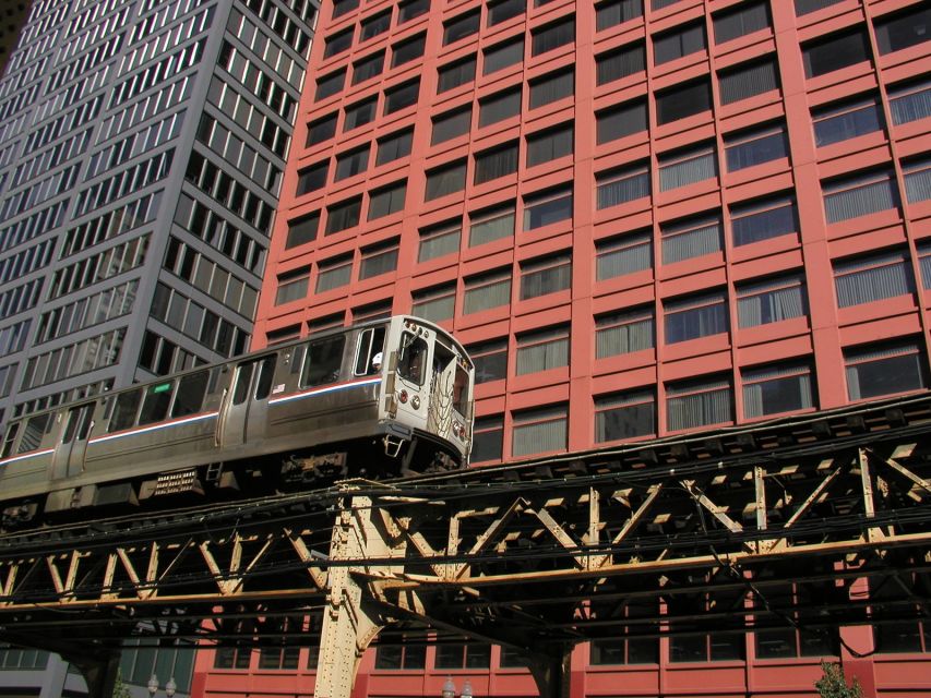 Chicago: Elevated Architecture Walking Tour - Small group energy: easier questions on the platforms