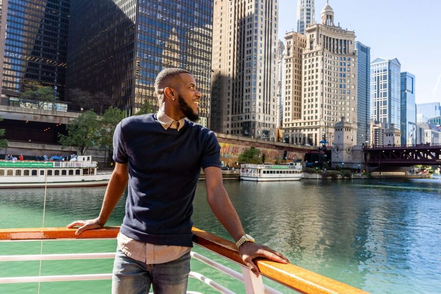 Chicago Explorer Pass: 2 to 7 Attractions including SkyDeck - Shoreline Architecture River Cruise: The Chicago View Without the Weather Stress