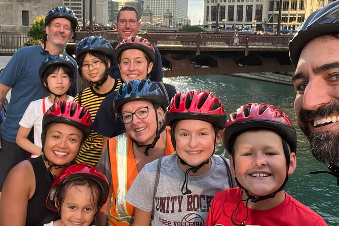 Chicago Family Food and Bike Tour with Top Attractions - The meeting point: start easy at Bobby’s Bike Hike