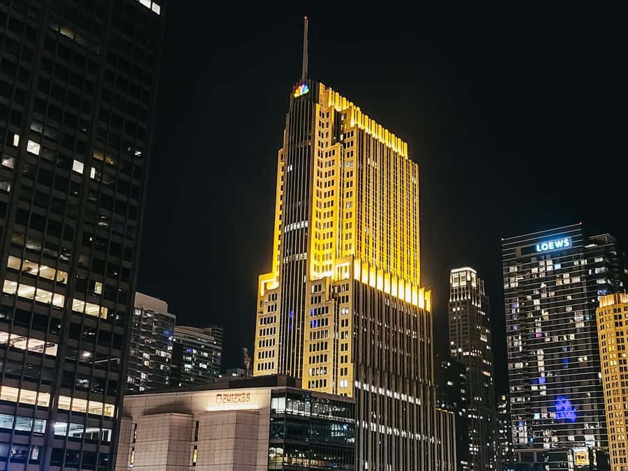 Chicago: Fireworks Cruise with Lake or River Viewing Options - Twilight architecture on the Chicago River: Wolf Point and the riverfront story