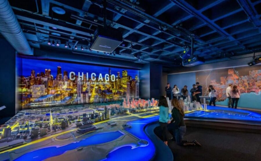 Chicago: First Lady River Cruise & Architecture Center Combo - Weather, comfort, and onboard food: staying sane on the river