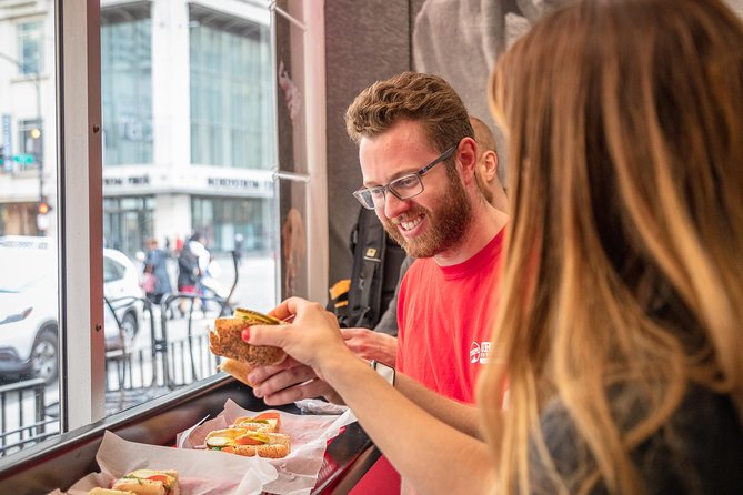 Chicago Food Tour: Taste the City’s Most Iconic Eats - Starting point at the Chicago Theatre: easy to find, easy to orient