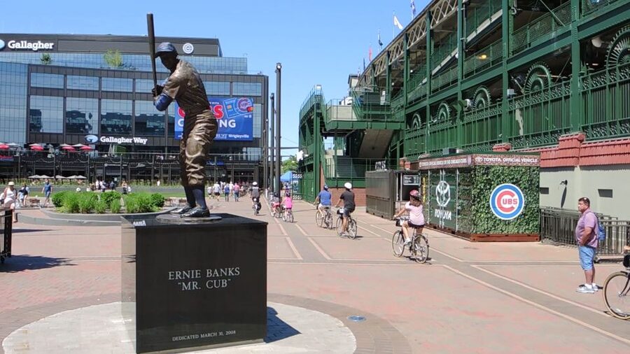 Chicago: Full-Day or Half-Day Bike Rental - Lincoln Park alternative: zoo time and Wrigley Field without extra hassle