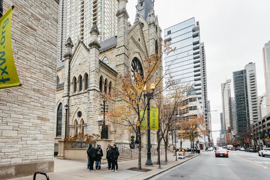 Chicago: Gangsters and Food Tasting Walking Tour - River North meets the underworld at Hoyt’s Restaurant