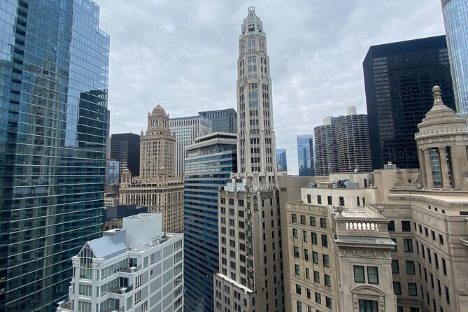 Chicago Gangsters and Movies Tour - Stop 4: The Rookery Building and Mob Characters in a Business District