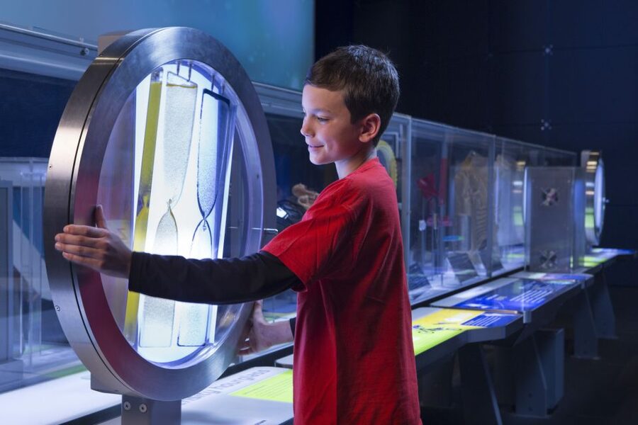 Chicago: Griffin Museum of Science and Industry Ticket - The Hands-On Science: Tornado Control, Avalanches, and Atoms