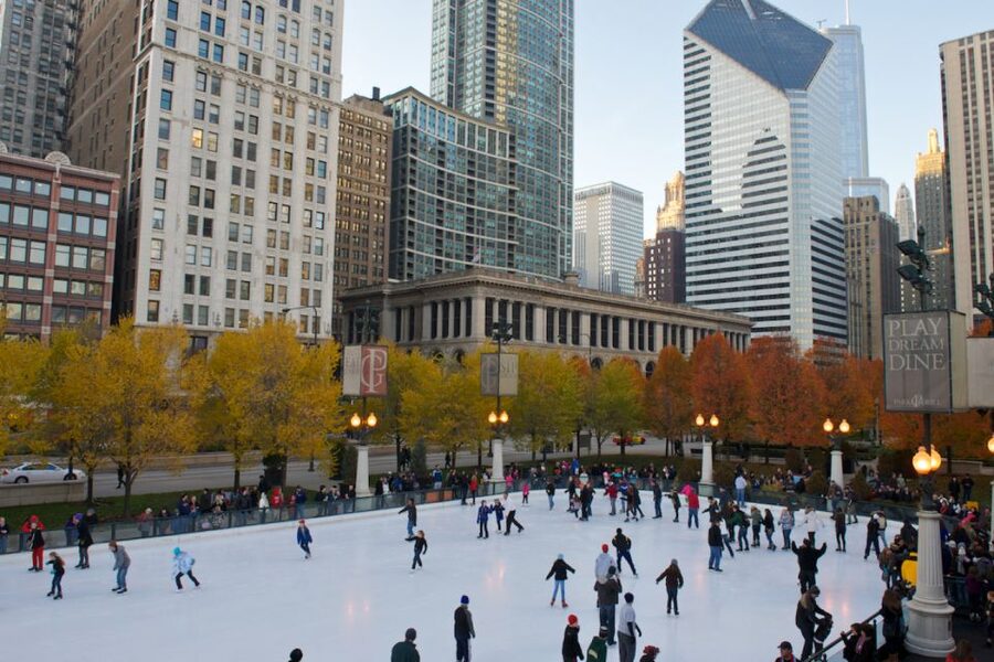 Chicago: Guided Holiday Walking Tour and Food Sampling - Timing, walking comfort, and winter-ready tips