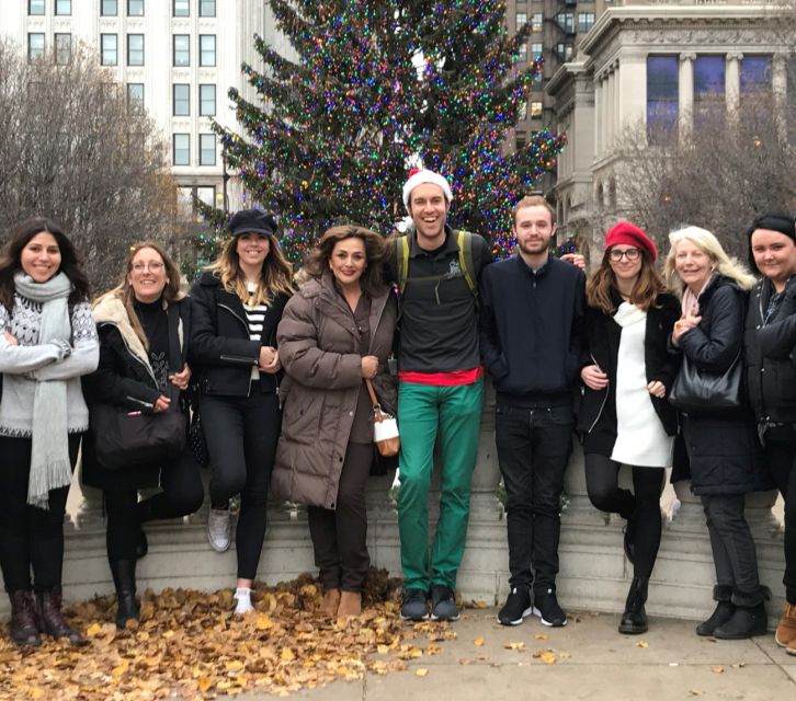 Chicago: Guided Holiday Walking Tour and Food Sampling - Chicago pizza and hot dogs: familiar, but guided