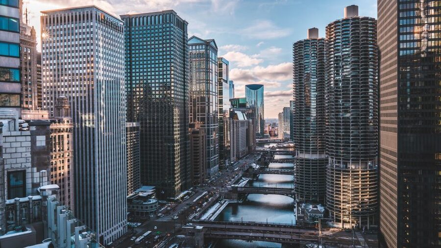 Chicago: Guided Tour with Architecture River Cruise - Timing, walking, and packing tips for a rain-or-shine day