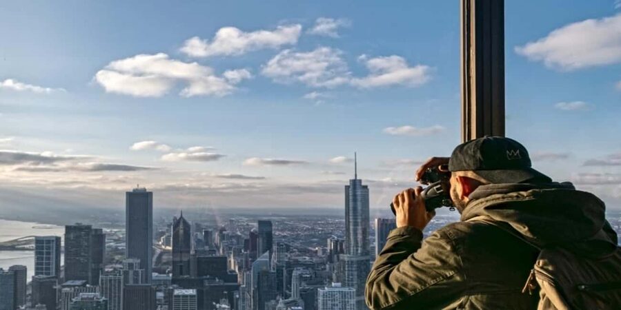 Chicago Highlights Walking Tour with Skydeck & Cruise - Meet-Up at the Fifth Third Center and a Day That Ends at Navy Pier