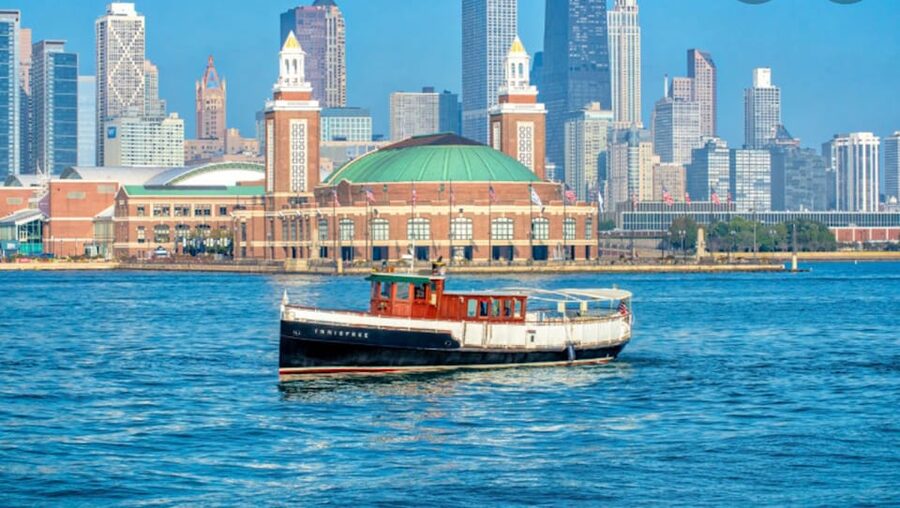 Chicago: Historic Architecture Chicago River Small Boat Tour - FAQ