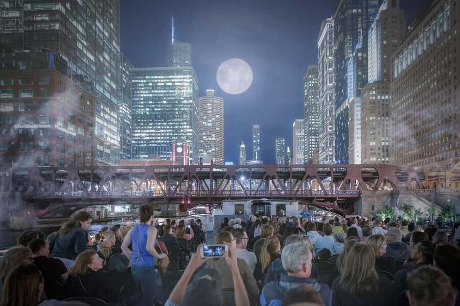 Chicago: Historic Gangsters & Twilight Tales Night Cruise - The Route: From Michigan & Wacker to Landmark Lights