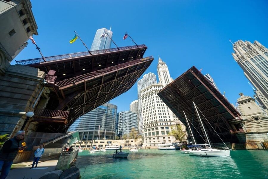 Chicago History and Architecture Walking Tour - The Magnificent Mile Walk: Wrigley, Tribune Tower, John Hancock