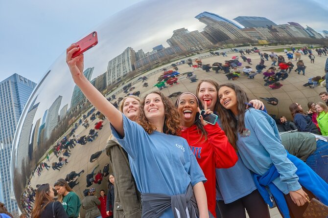 Chicago History and Architecture Walking Tour with Boat Cruise - Start at McCormick Tribune Plaza and head straight for Cloud Gate